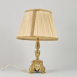 1056 2330 TABLE LAMP